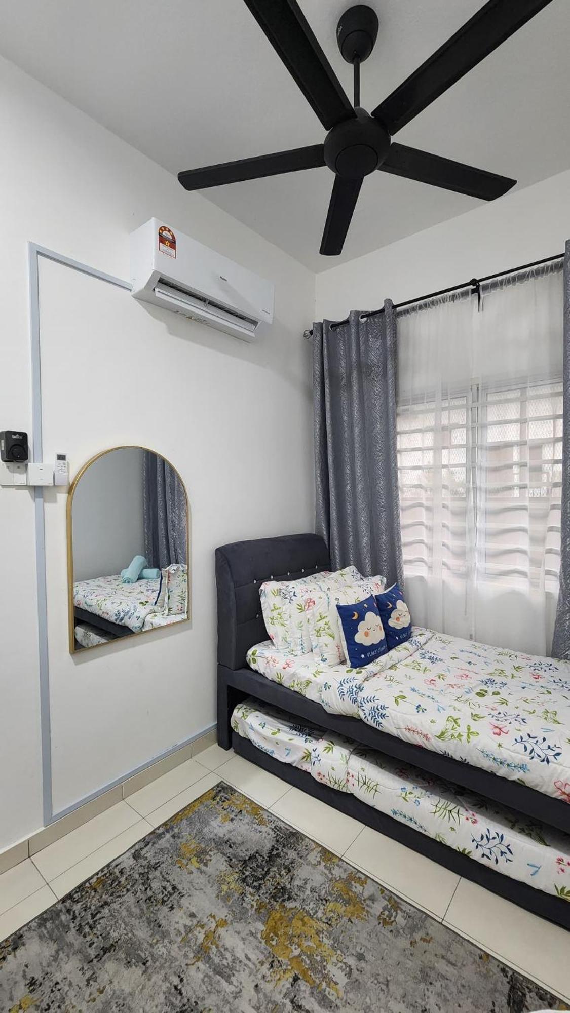 Fazlizasuite Homestay @ Teluk Kemang-Muslim Preferred Port Dickson Bagian luar foto