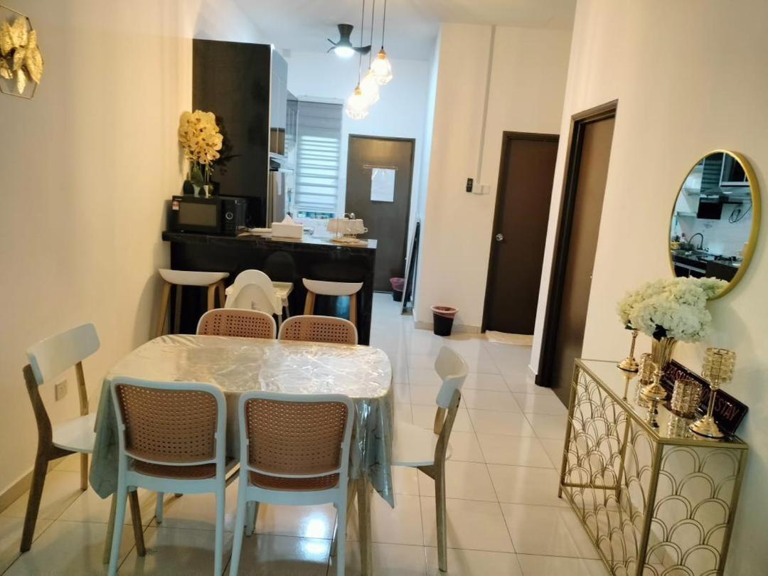 Fazlizasuite Homestay @ Teluk Kemang-Muslim Preferred Port Dickson Bagian luar foto